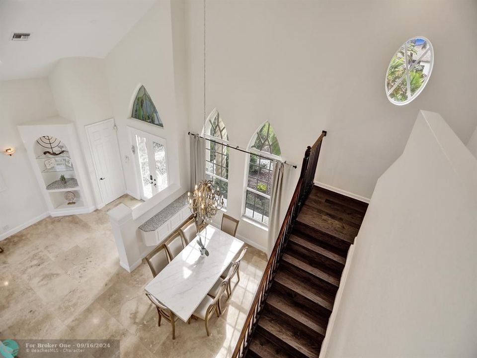 Recently Sold: $1,090,000 (5 beds, 3 baths, 3030 Square Feet)