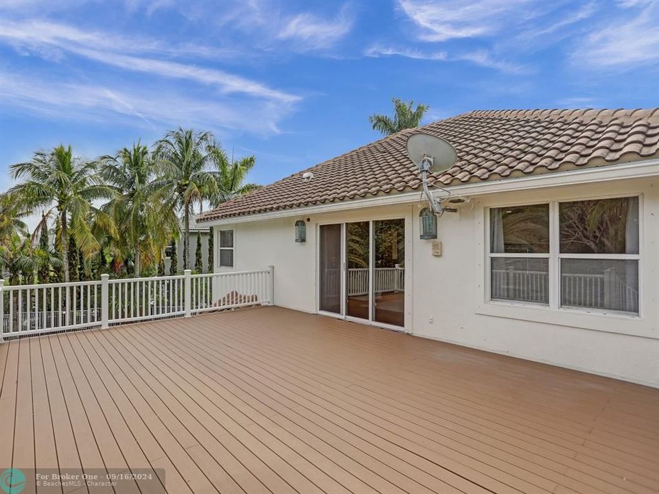 Recently Sold: $1,090,000 (5 beds, 3 baths, 3030 Square Feet)