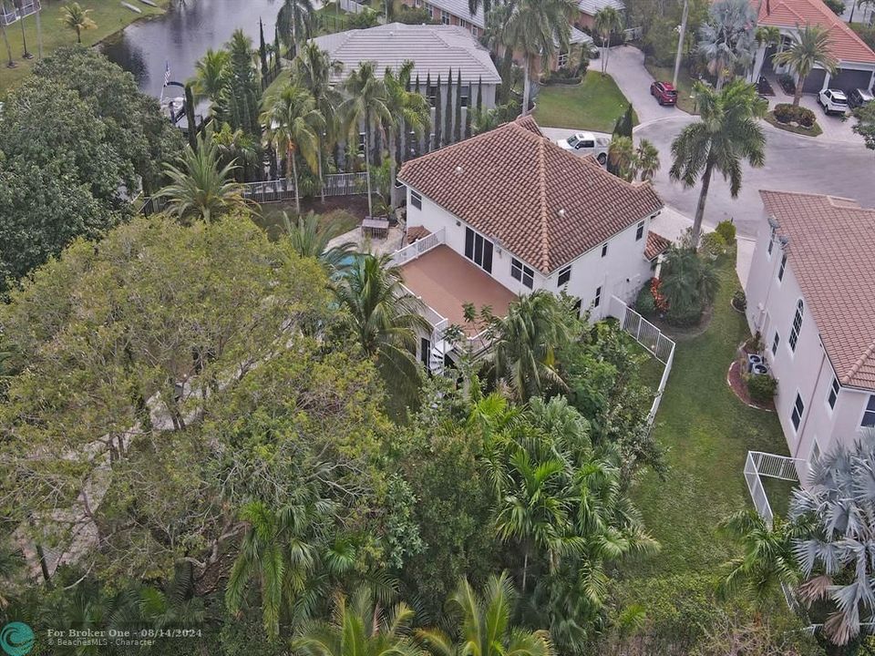 Recently Sold: $1,090,000 (5 beds, 3 baths, 3030 Square Feet)