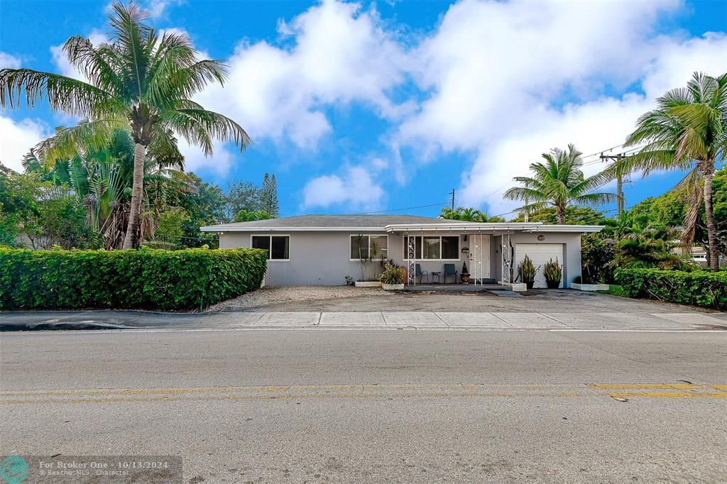 Active With Contract: $499,000 (3 beds, 2 baths, 1100 Square Feet)