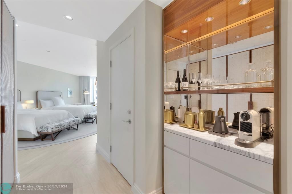 Active With Contract: $4,199,000 (2 beds, 3 baths, 2069 Square Feet)