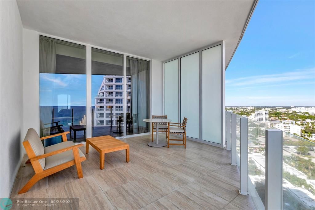 Active With Contract: $4,199,000 (2 beds, 3 baths, 2069 Square Feet)