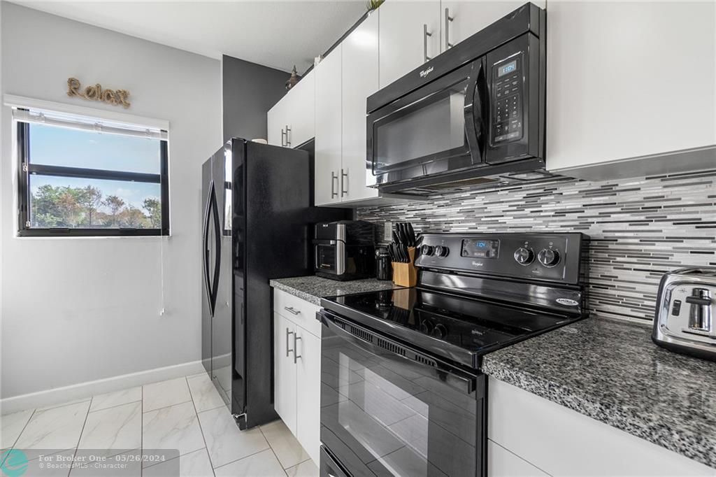 For Sale: $529,900 (3 beds, 2 baths, 1671 Square Feet)