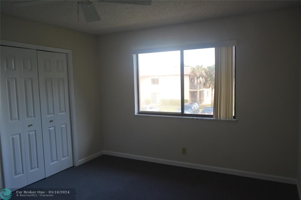 For Sale: $300,000 (2 beds, 2 baths, 1231 Square Feet)