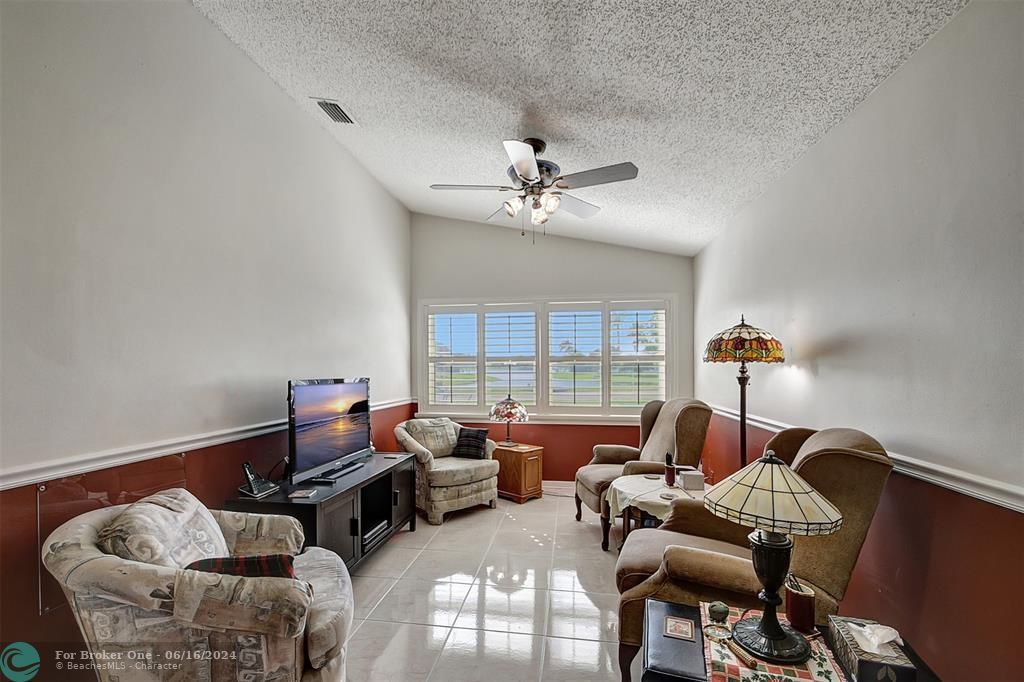 Active With Contract: $429,500 (2 beds, 2 baths, 1685 Square Feet)