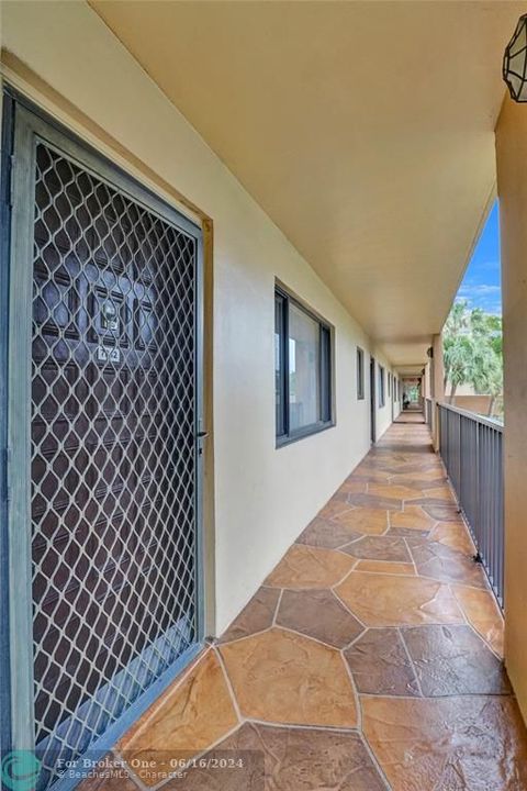 Active With Contract: $189,765 (2 beds, 2 baths, 1010 Square Feet)