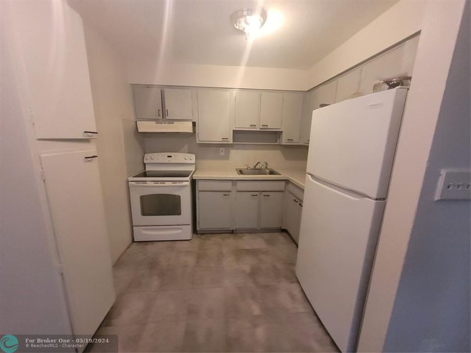 Recently Sold: $1,800 (2 beds, 2 baths, 2205 Square Feet)