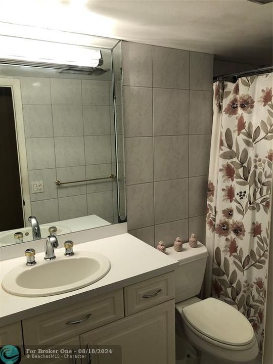 В аренду: $1,950 (2 спален, 2 ванн, 1002 Квадратных фут)