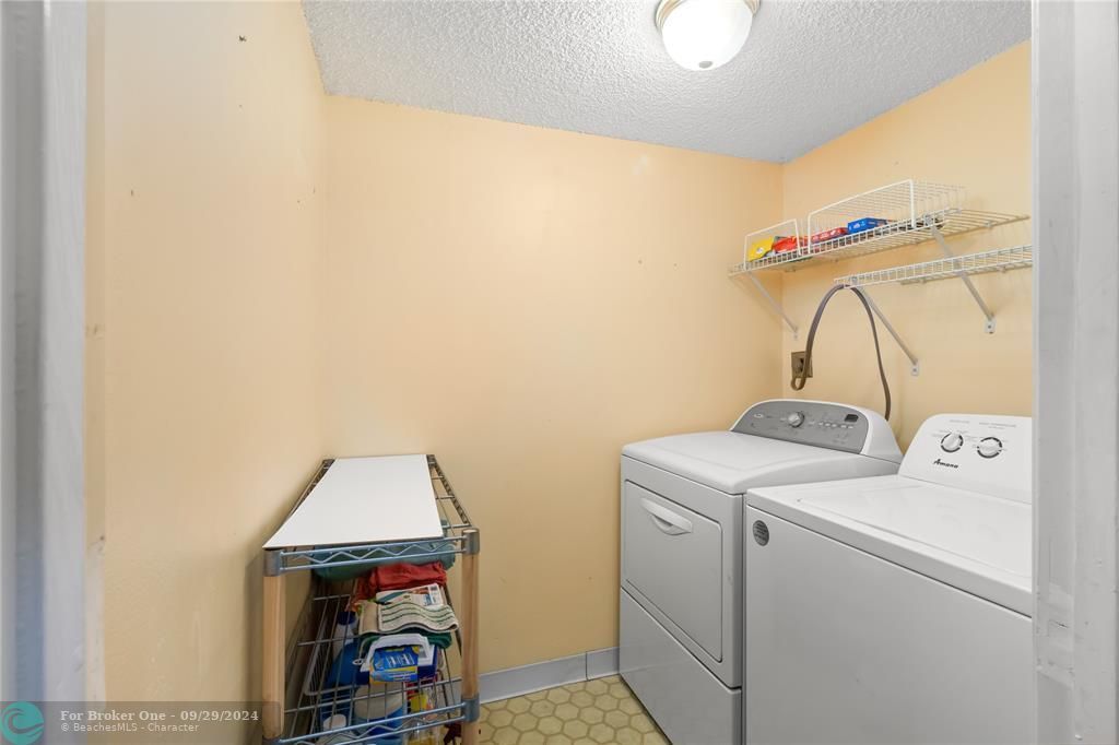 For Sale: $198,000 (2 beds, 1 baths, 1150 Square Feet)