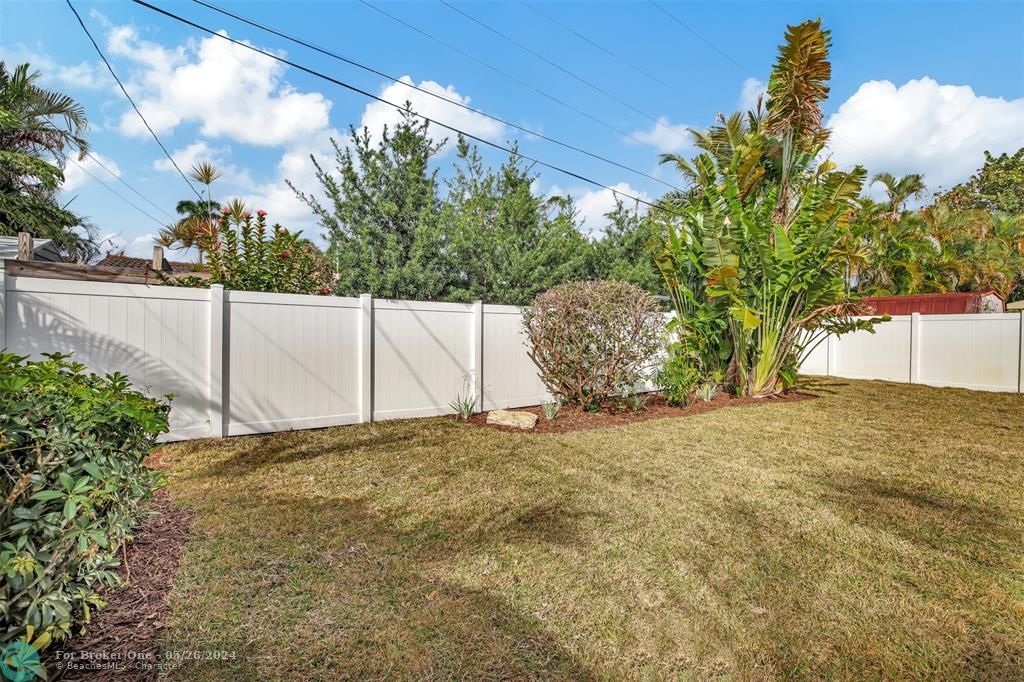 Recently Sold: $885,000 (3 beds, 2 baths, 1674 Square Feet)
