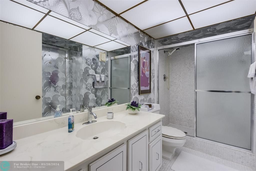 最近售出: $309,000 (2 贝兹, 2 浴室, 1090 平方英尺)