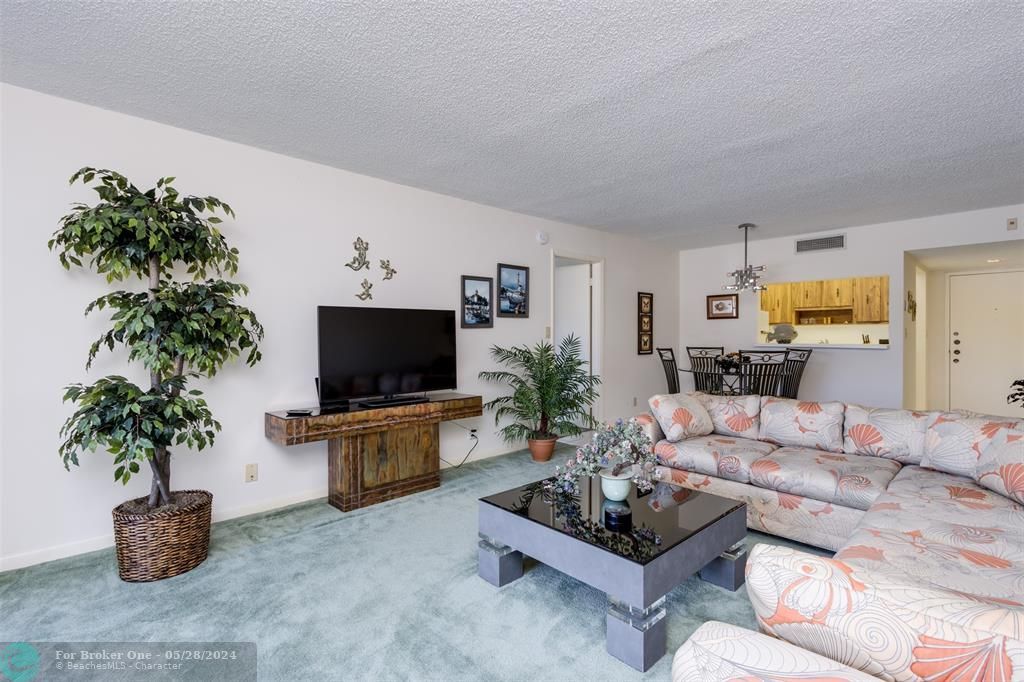 Recently Sold: $309,000 (2 beds, 2 baths, 1090 Square Feet)