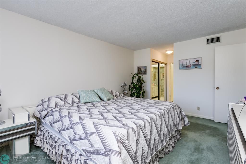 Recently Sold: $309,000 (2 beds, 2 baths, 1090 Square Feet)