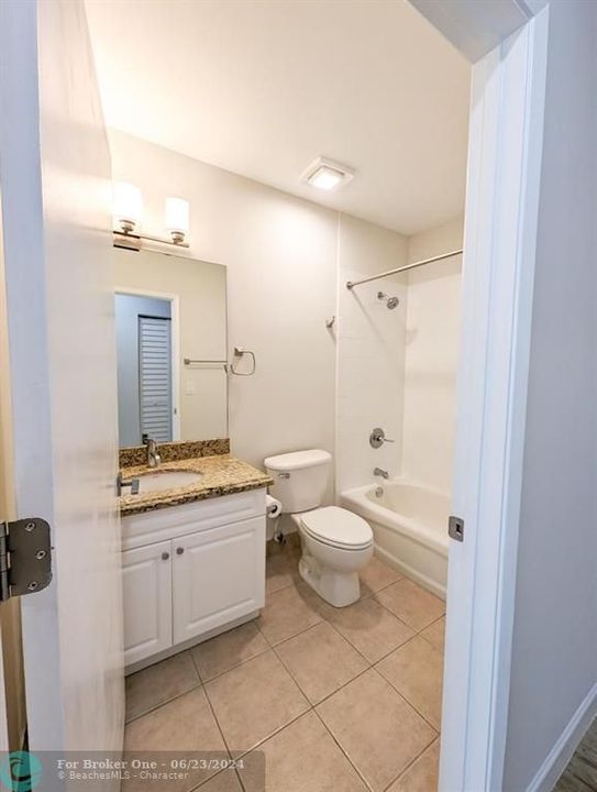 最近租的: $3,100 (2 贝兹, 2 浴室, 1148 平方英尺)