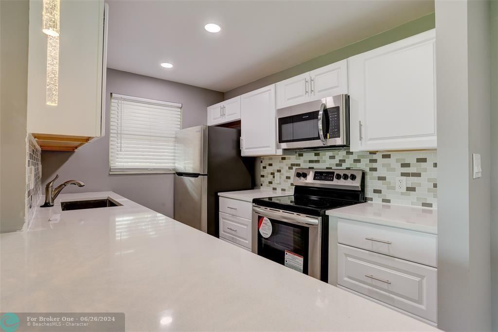 For Rent: $1,850 (2 beds, 2 baths, 1104 Square Feet)