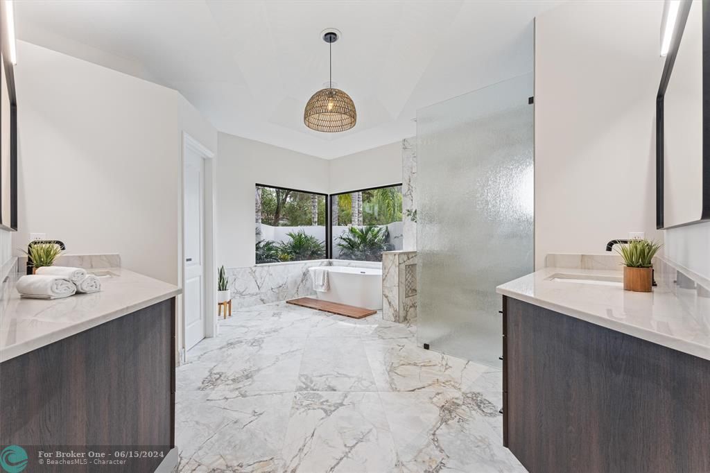 Active With Contract: $2,475,000 (5 beds, 4 baths, 4300 Square Feet)