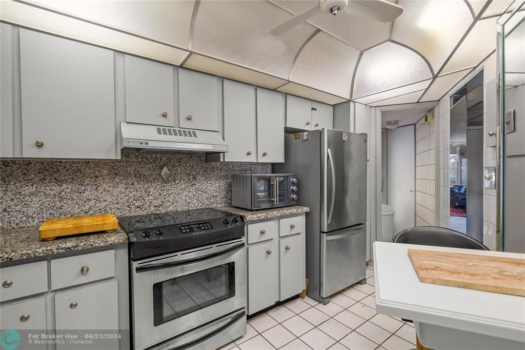 Recently Sold: $185,000 (1 beds, 1 baths, 1130 Square Feet)
