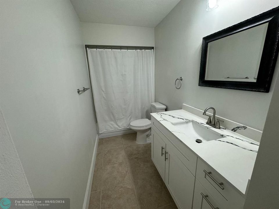 Active With Contract: $199,900 (1 beds, 1 baths, 600 Square Feet)