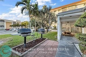 Active With Contract: $199,900 (1 beds, 1 baths, 600 Square Feet)