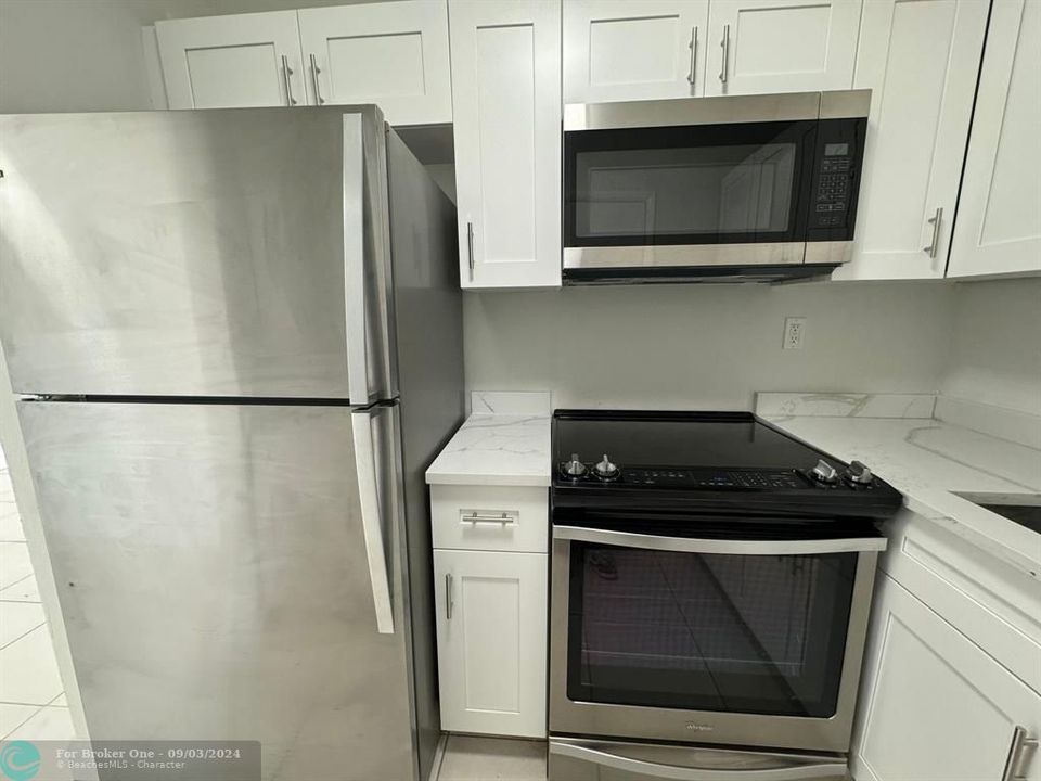 Active With Contract: $199,900 (1 beds, 1 baths, 600 Square Feet)