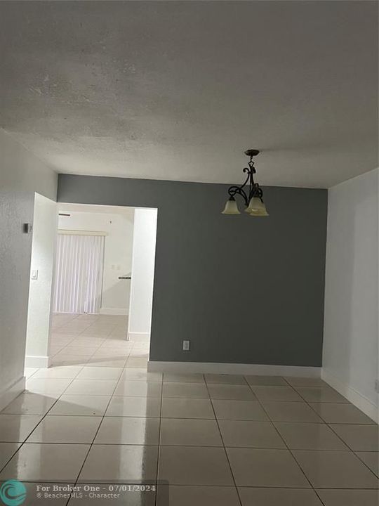 Recently Rented: $2,000 (3 beds, 2 baths, 1530 Square Feet)