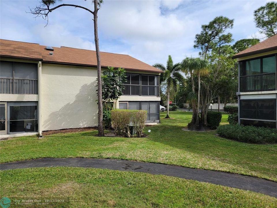 For Sale: $289,500 (3 beds, 2 baths, 1371 Square Feet)