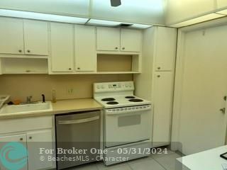 For Sale: $149,900 (1 beds, 1 baths, 900 Square Feet)
