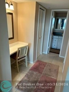 Active With Contract: $149,900 (1 beds, 1 baths, 900 Square Feet)