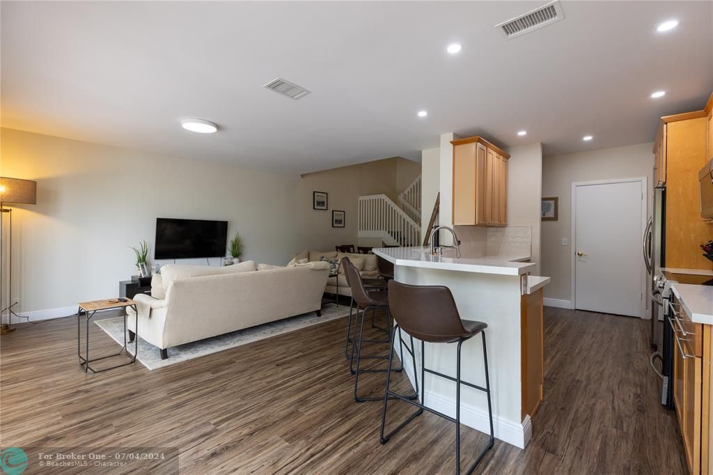 Active With Contract: $580,000 (3 beds, 2 baths, 1863 Square Feet)