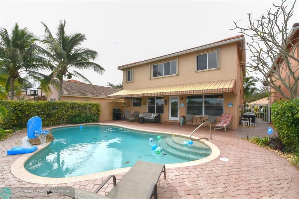 Recently Sold: $599,000 (3 beds, 2 baths, 2145 Square Feet)