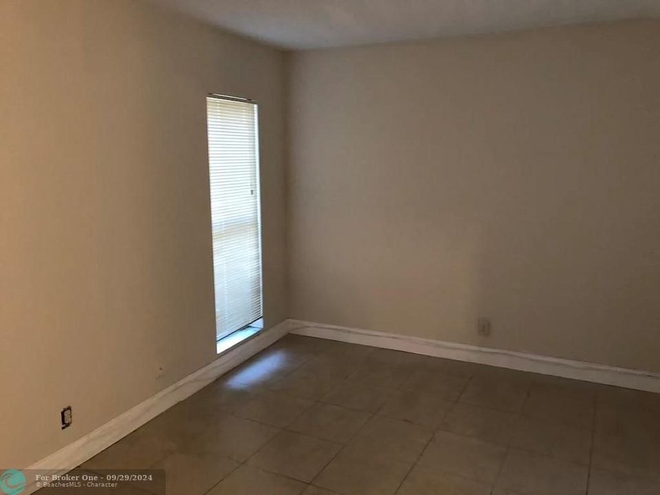 For Sale: $180,000 (3 beds, 2 baths, 1167 Square Feet)