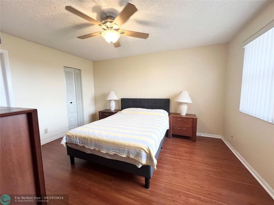 Active With Contract: $136,000 (2 beds, 2 baths, 815 Square Feet)