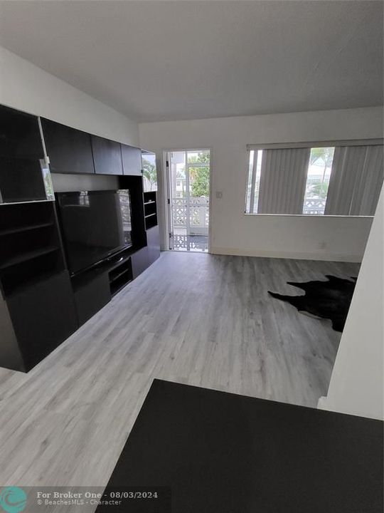 En Venta: $179,000 (1 camas, 1 baños, 826 Pies cuadrados)