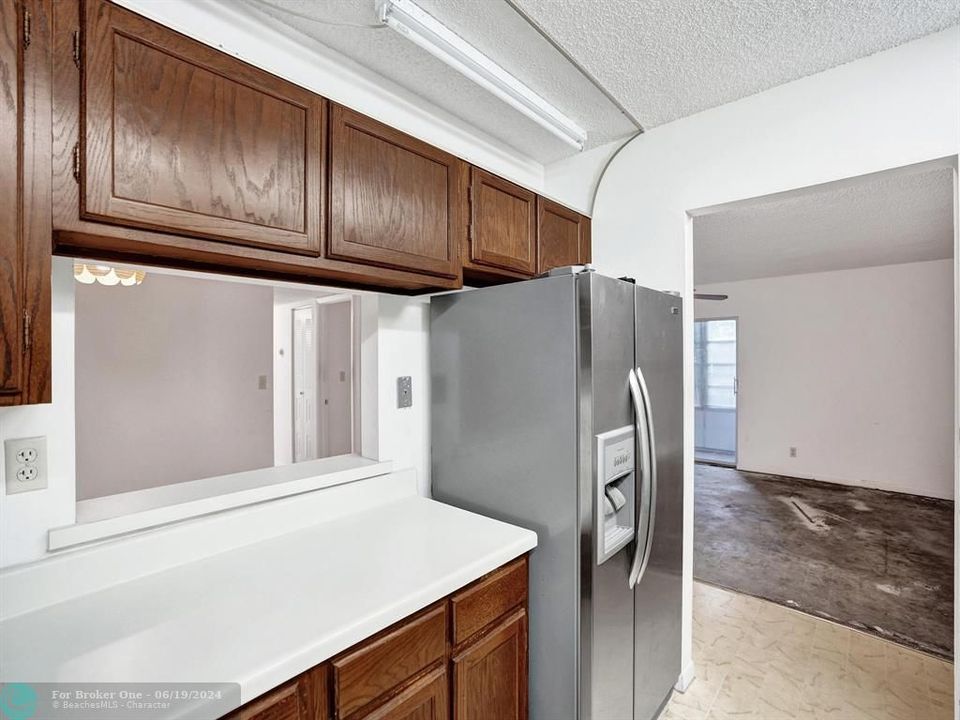Active With Contract: $75,000 (2 beds, 2 baths, 1019 Square Feet)