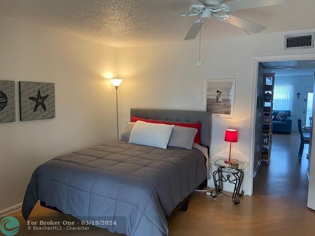 For Sale: $114,900 (1 beds, 1 baths, 600 Square Feet)