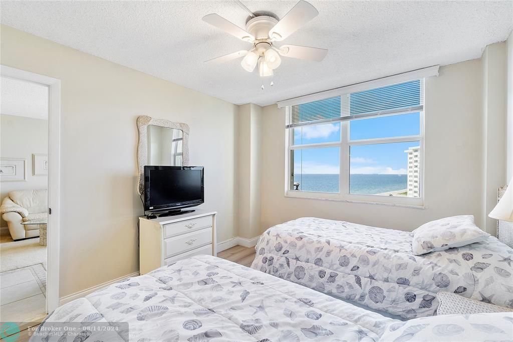 Active With Contract: $5,500 (2 beds, 2 baths, 1300 Square Feet)