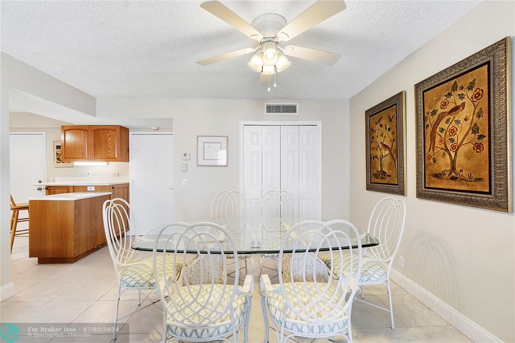 Active With Contract: $5,500 (2 beds, 2 baths, 1300 Square Feet)
