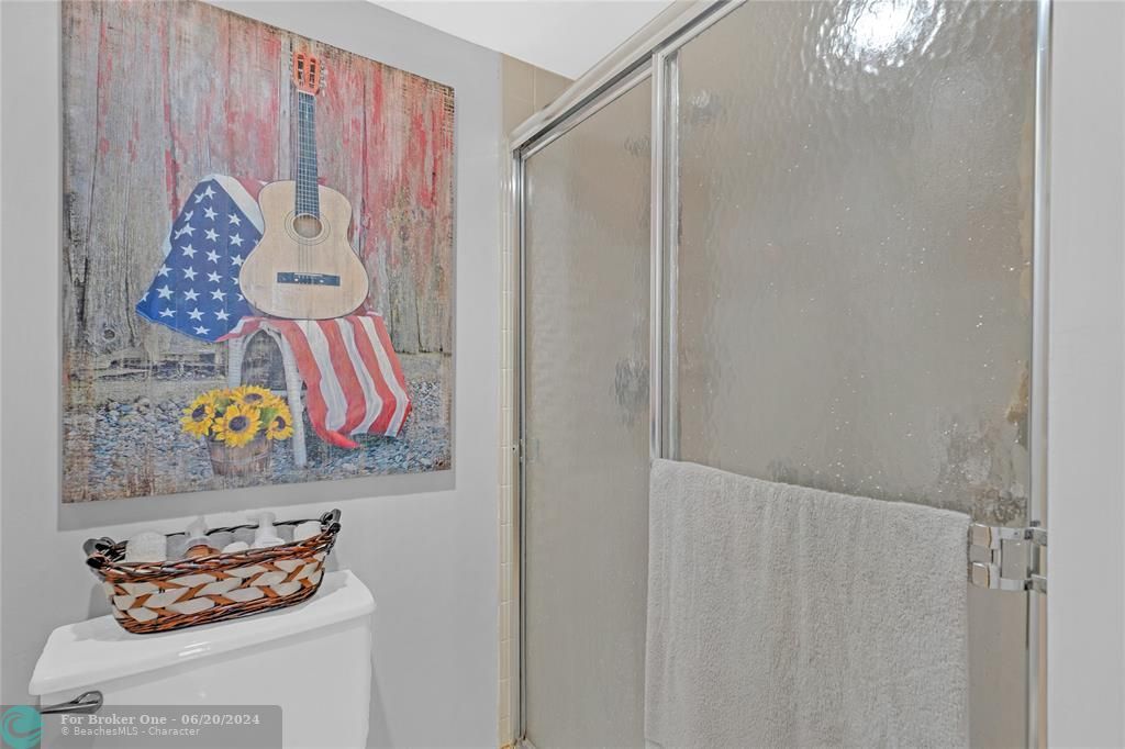 Недавно продано: $359,000 (2 спален, 2 ванн, 1385 Квадратных фут)