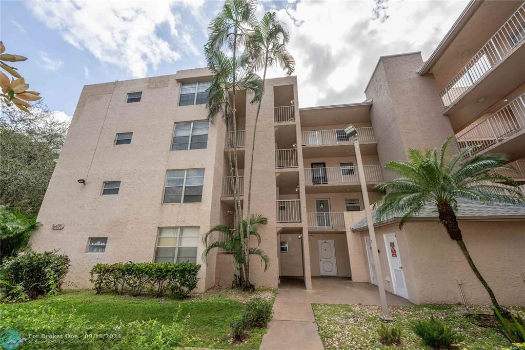 Active With Contract: $1,995 (2 beds, 2 baths, 1050 Square Feet)