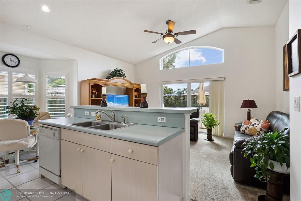 Active With Contract: $711,000 (3 beds, 2 baths, 1821 Square Feet)