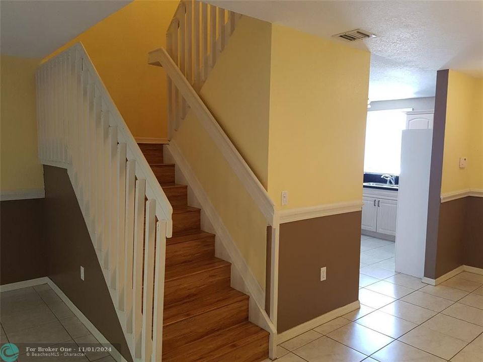 For Rent: $2,550 (2 beds, 2 baths, 1440 Square Feet)