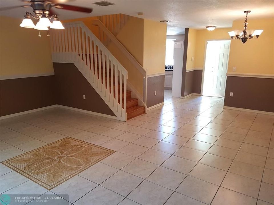 For Rent: $2,550 (2 beds, 2 baths, 1440 Square Feet)