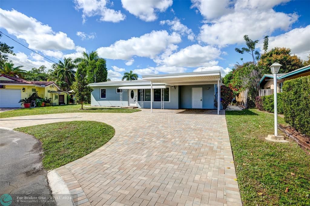Recently Sold: $999,999 (3 beds, 3 baths, 2105 Square Feet)
