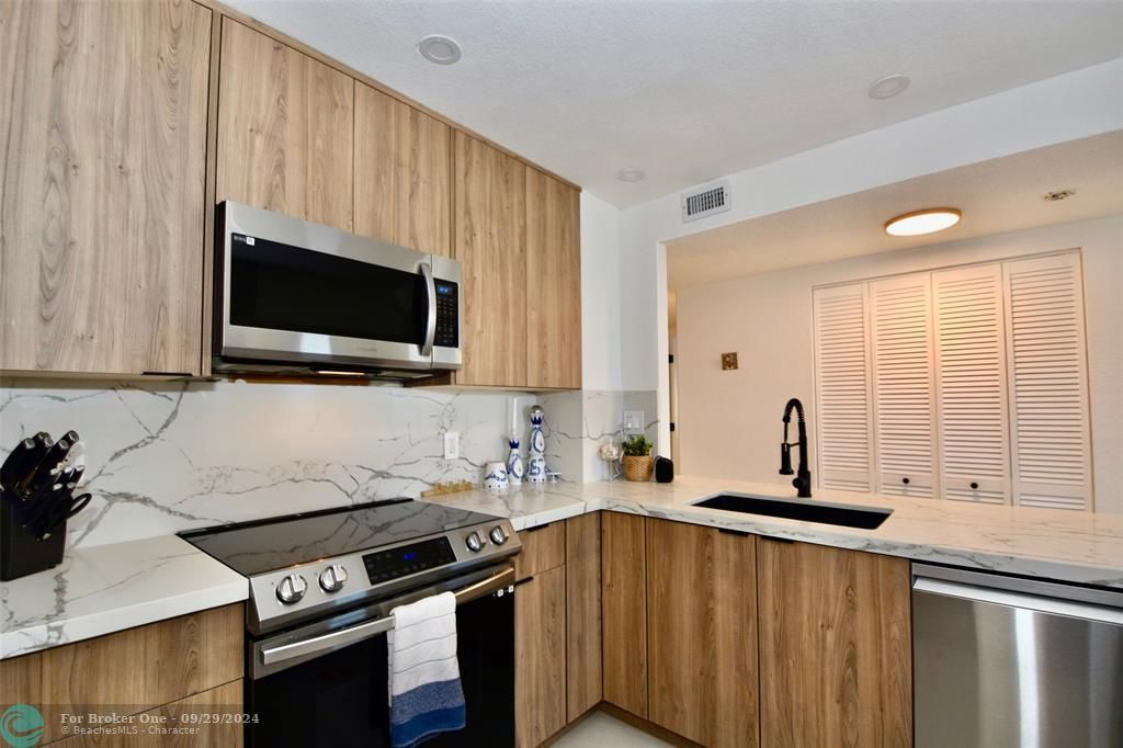 For Rent: $5,000 (2 beds, 2 baths, 1275 Square Feet)