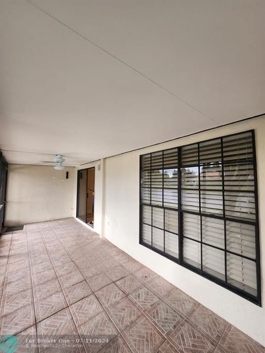 Active With Contract: $3,200 (3 beds, 2 baths, 1231 Square Feet)