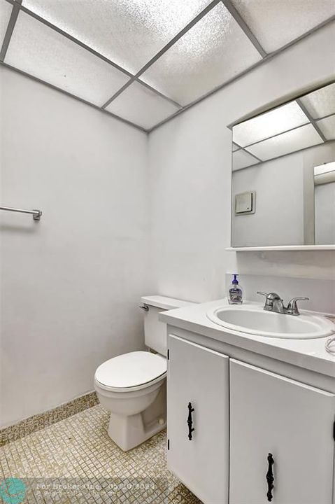 待售: $100,000 (1 贝兹, 1 浴室, 760 平方英尺)