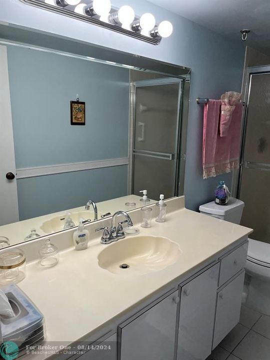 Active With Contract: $2,300 (2 beds, 2 baths, 1230 Square Feet)