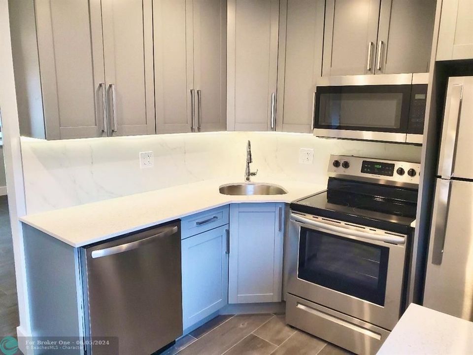 Recently Sold: $2,000 (2 beds, 1 baths, 819 Square Feet)