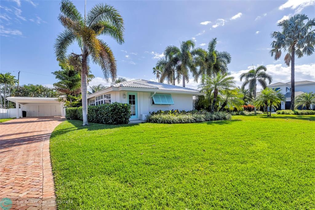 Recently Sold: $2,395,000 (4 beds, 3 baths, 3233 Square Feet)