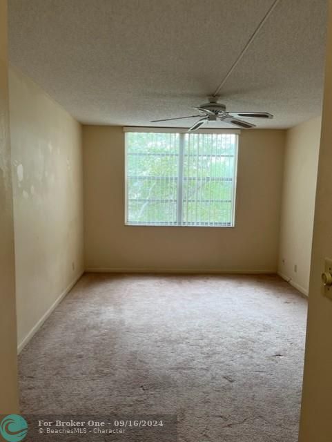 Active With Contract: $179,900 (2 beds, 2 baths, 1054 Square Feet)